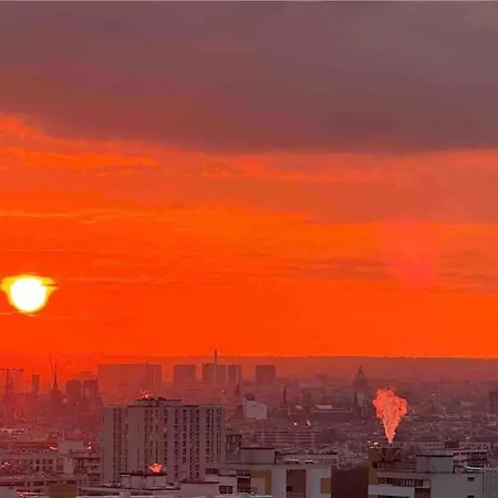Luxury With View Car Park Paris