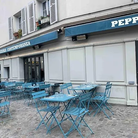 Luxury With View Car Park Paris